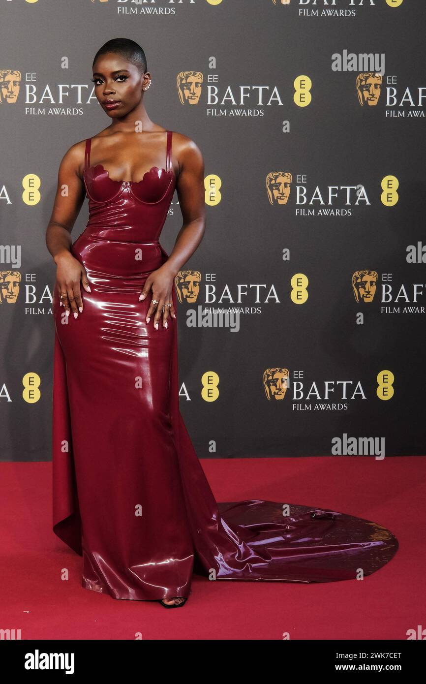 Royal Festival Hall, Londra, Regno Unito. 18 febbraio 2024. Joy Sunday fotografata agli EE BAFTA Film Awards 2024 Red Carpet Arrivals. Joy sta indossando un abito in lattice. Foto di Julie Edwards./Alamy Live News Foto Stock