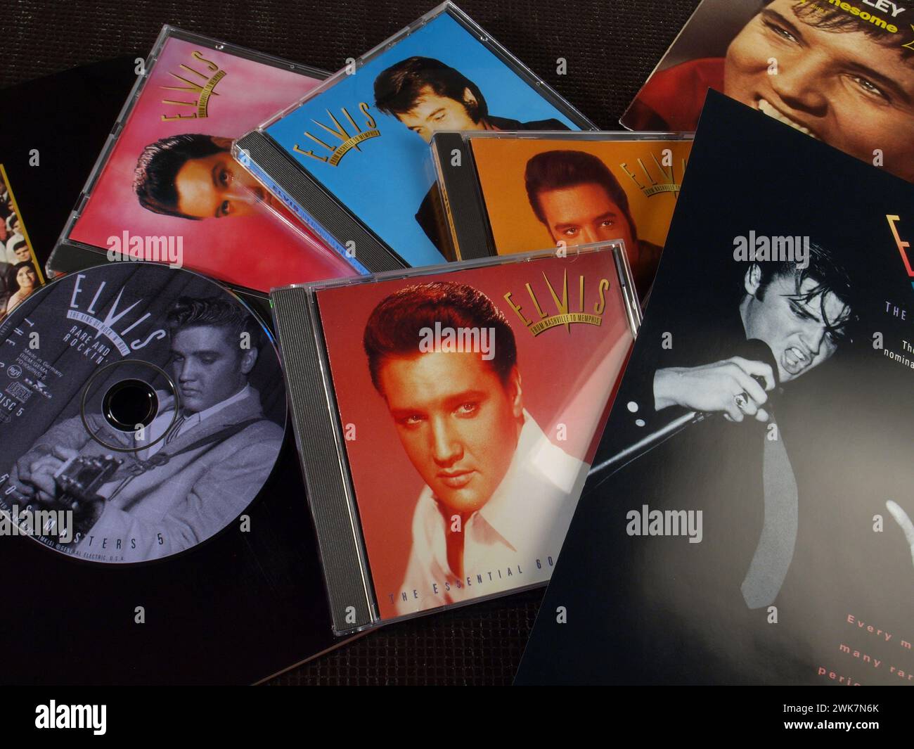 Mostra musicale - copertine di CD di Elvis Presley; King of Rock and Roll Foto Stock