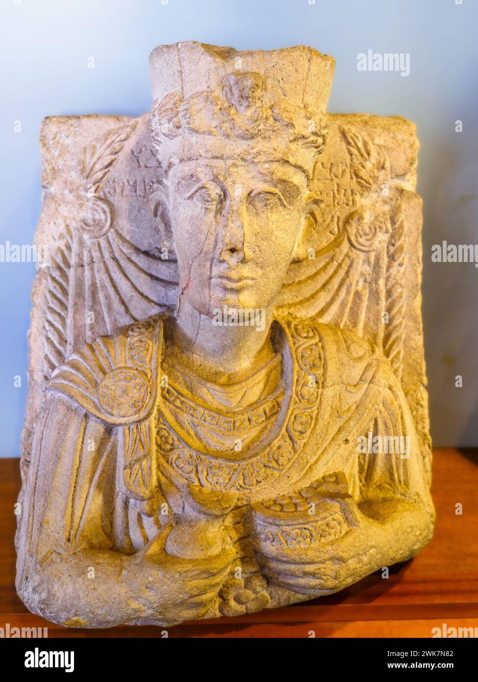 Altorilievo funerario con ritratto maschile - III secolo d.C., calcare da Palmira, Siria - Museo di Scultura Antica Giovanni Barracco, Roma, Italia Foto Stock
