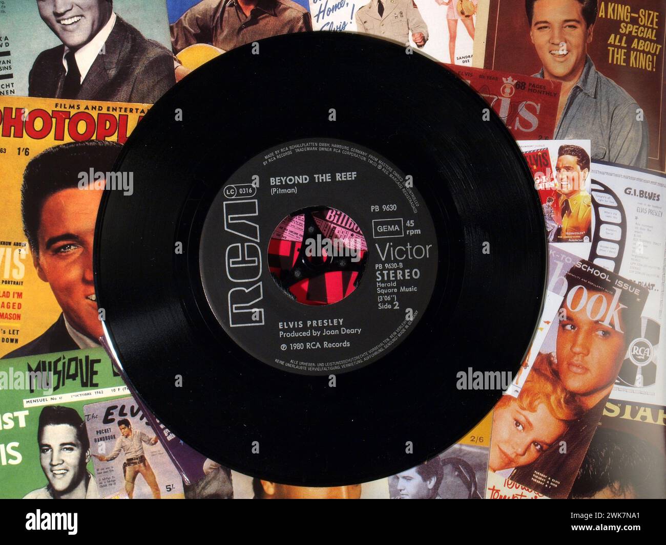 Mostra musicale - Elvis Presley - singolo disco in vinile con immagini; King of Rock and Roll Foto Stock