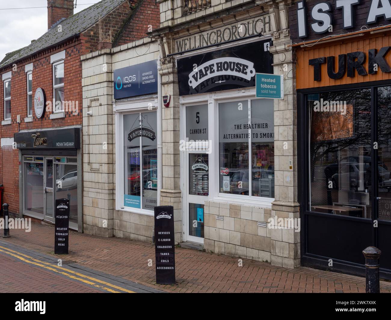 The Vape House, a vape store, Cannon St, Wellingborough, Northamptonshire, REGNO UNITO Foto Stock