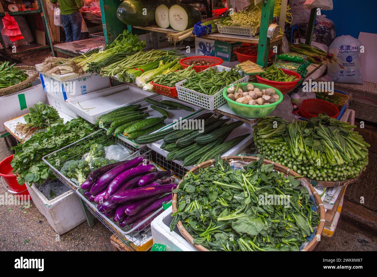 Prodotti freschi in vendita in un mercato per strada a Hong Kong, Cina. Foto Stock