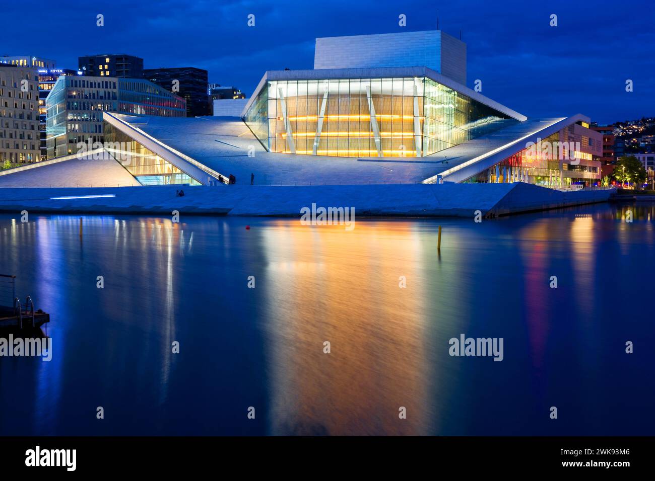 Architettura moderna del teatro dell'opera nazionale di Oslo, Norvegia Foto Stock