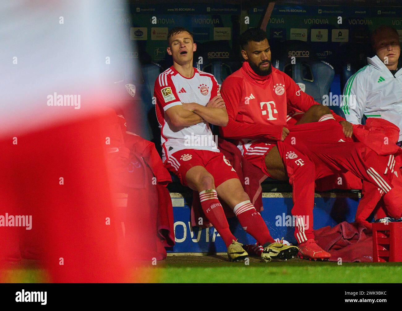 Bochum, Germania. 18 febbraio 2024. Joshua KIMMICH, FCB 6 Sad nella partita VFL BOCHUM - FC BAYERN MUENCHEN il 18 febbraio 2024 a Bochum, Germania. Stagione 2023/2024, 1.Bundesliga, FCB, München, giorno 22, 22.Spieltag credito: Peter Schatz/Alamy Live News Foto Stock