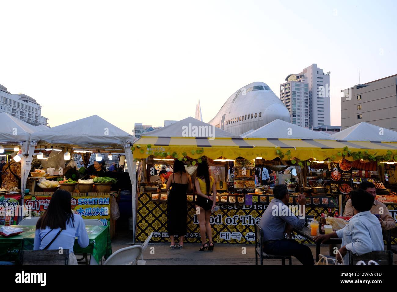 Mercato alimentare di Runway Street, Pattaya, Thailandia Foto Stock