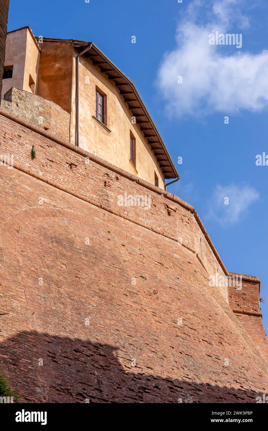 Uno scorcio di Lari, Pisa, l'Italia e il suo castello Foto Stock