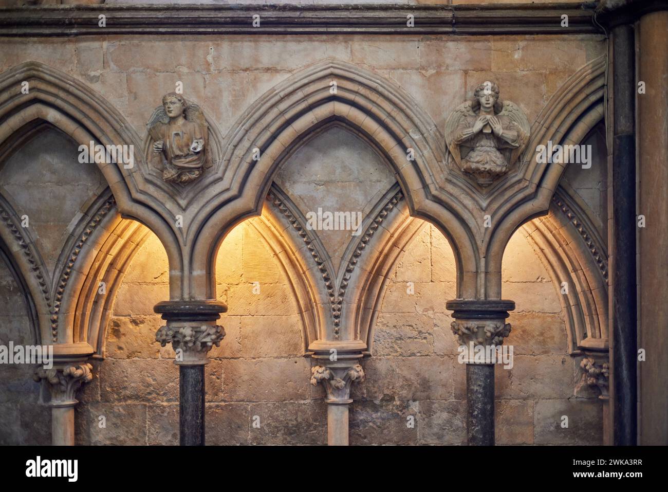 Vari dettagli ad arco all'interno della Cattedrale di Lincoln, Lincoln, Lincolnshire, Inghilterra, Regno Unito Foto Stock