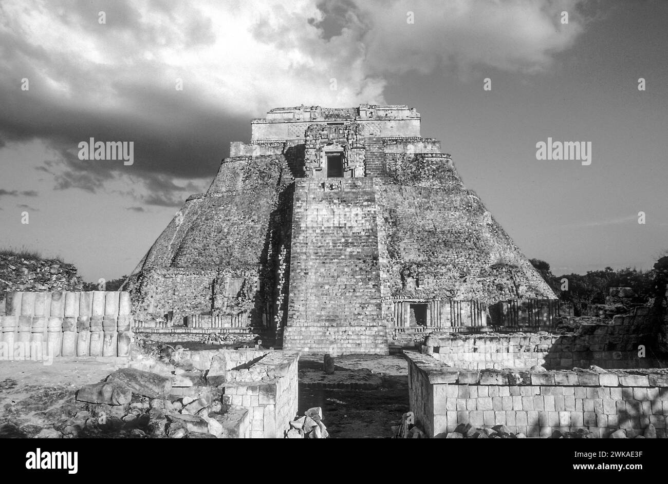 Piramide del Mago - Piramide del adivino - nell'antica città maya di Uxmal, Messico Foto Stock