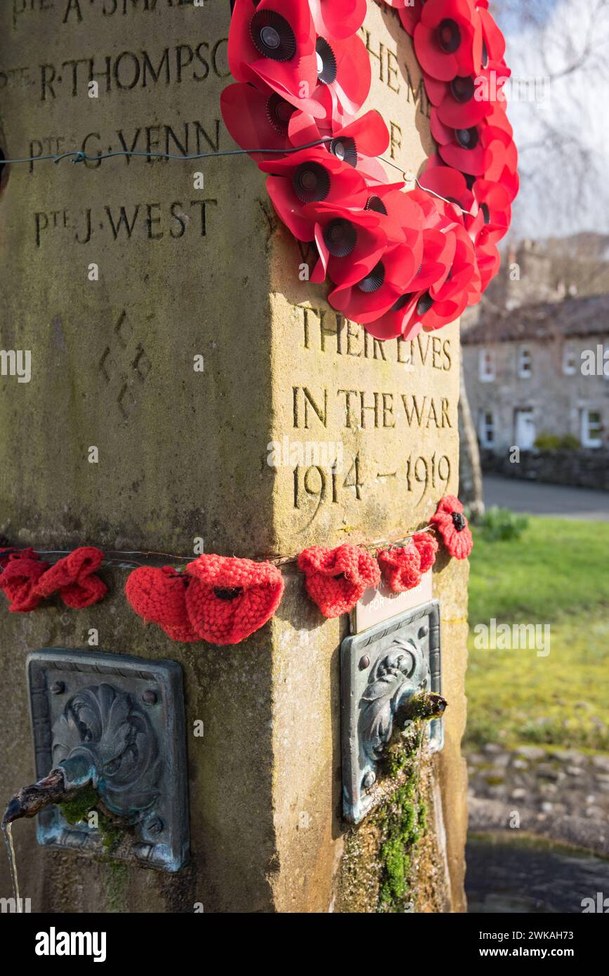Roll of Honour War Memorial, Langcliffe, North Yorkshire. Il War Memorial sorge nel centro del villaggio. Foto Stock
