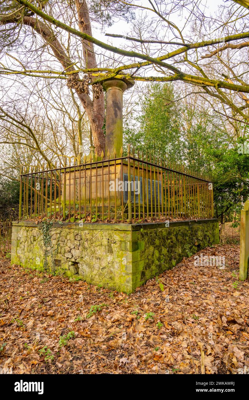 La tomba della famiglia Disney nel cimitero di Fryerning Essex Foto Stock