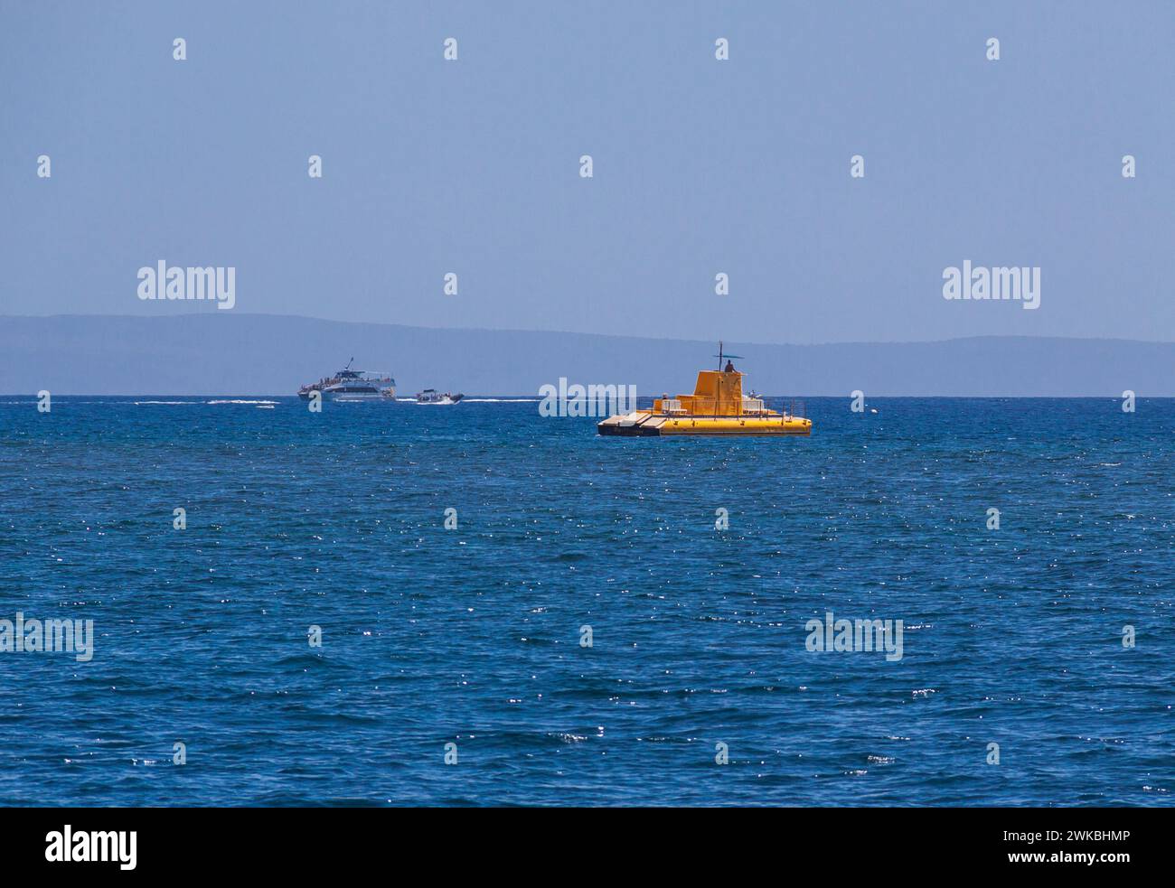 Yellow Submarine al largo della costa al largo dell'isola di Maui nelle Hawaii. Foto Stock