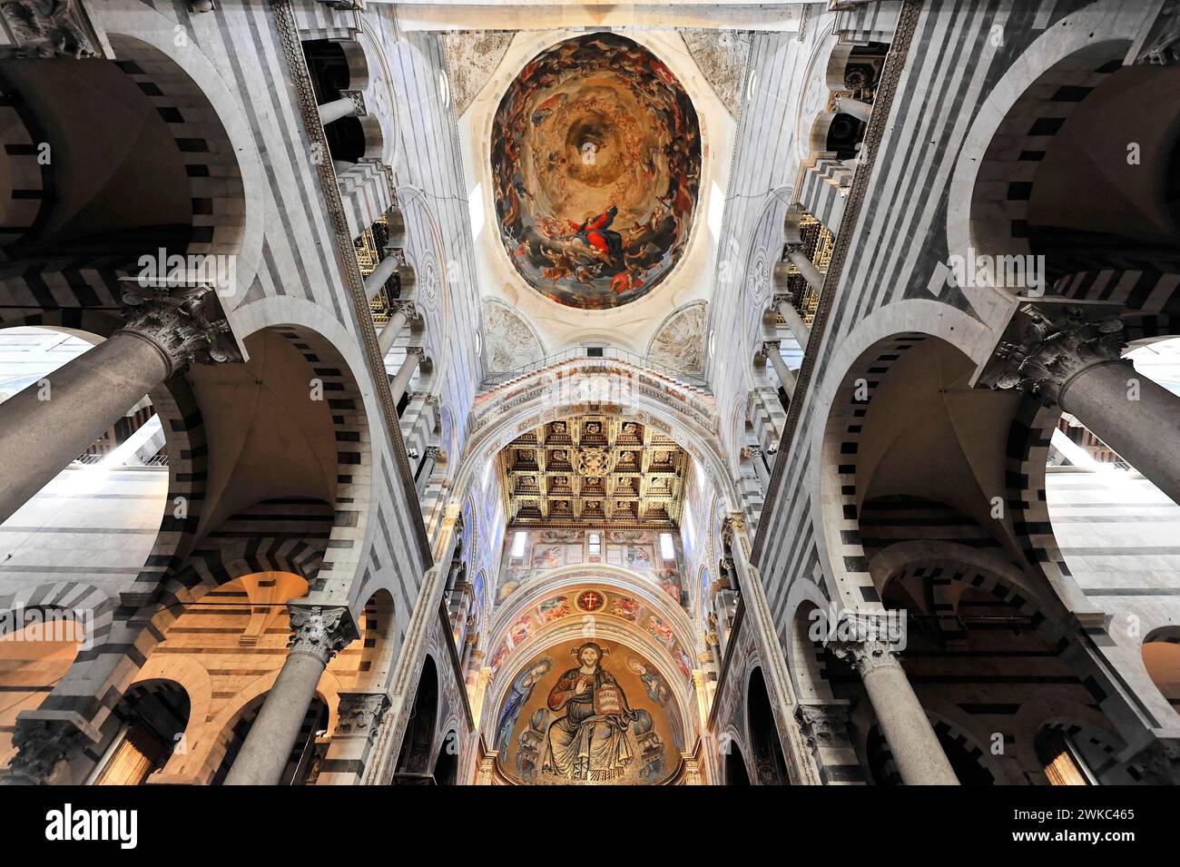 Soffitto a cassetta nella navata centrale, Cattedrale di Santa Maria Assunta, Pisa, Toscana, Italia Foto Stock