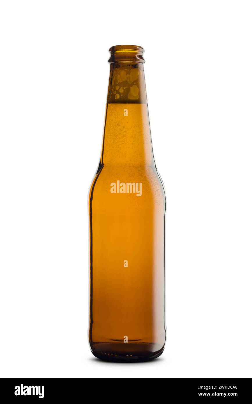 Bottiglia di birra bionda, isolata su sfondo bianco Foto Stock
