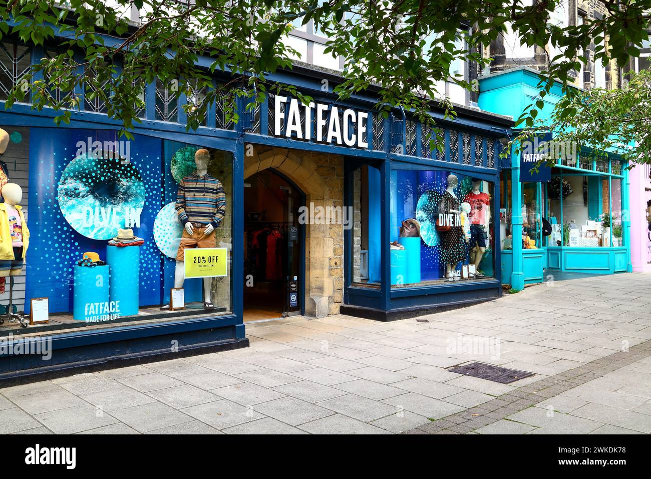 La filiale Ilkly del negozio di vestiti Fat Face Foto Stock
