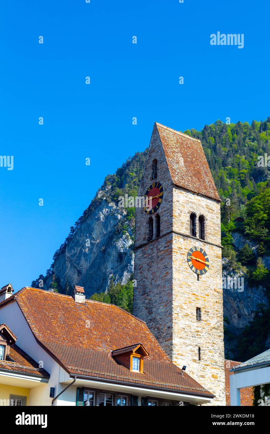 Torre della chiesa invisibile del XV secolo, Unterseen, Svizzera Foto Stock