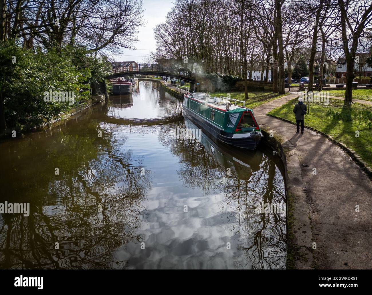 Worsley, Manchester, martedì 20 febbraio 2024. Le persone si godono una bella mattinata lungo il Bridgewater Canal a Worsley, mentre il bel sole primaverile bagna il nord-ovest dell'Inghilterra. Crediti: Paul Heyes/Alamy News Live. Foto Stock