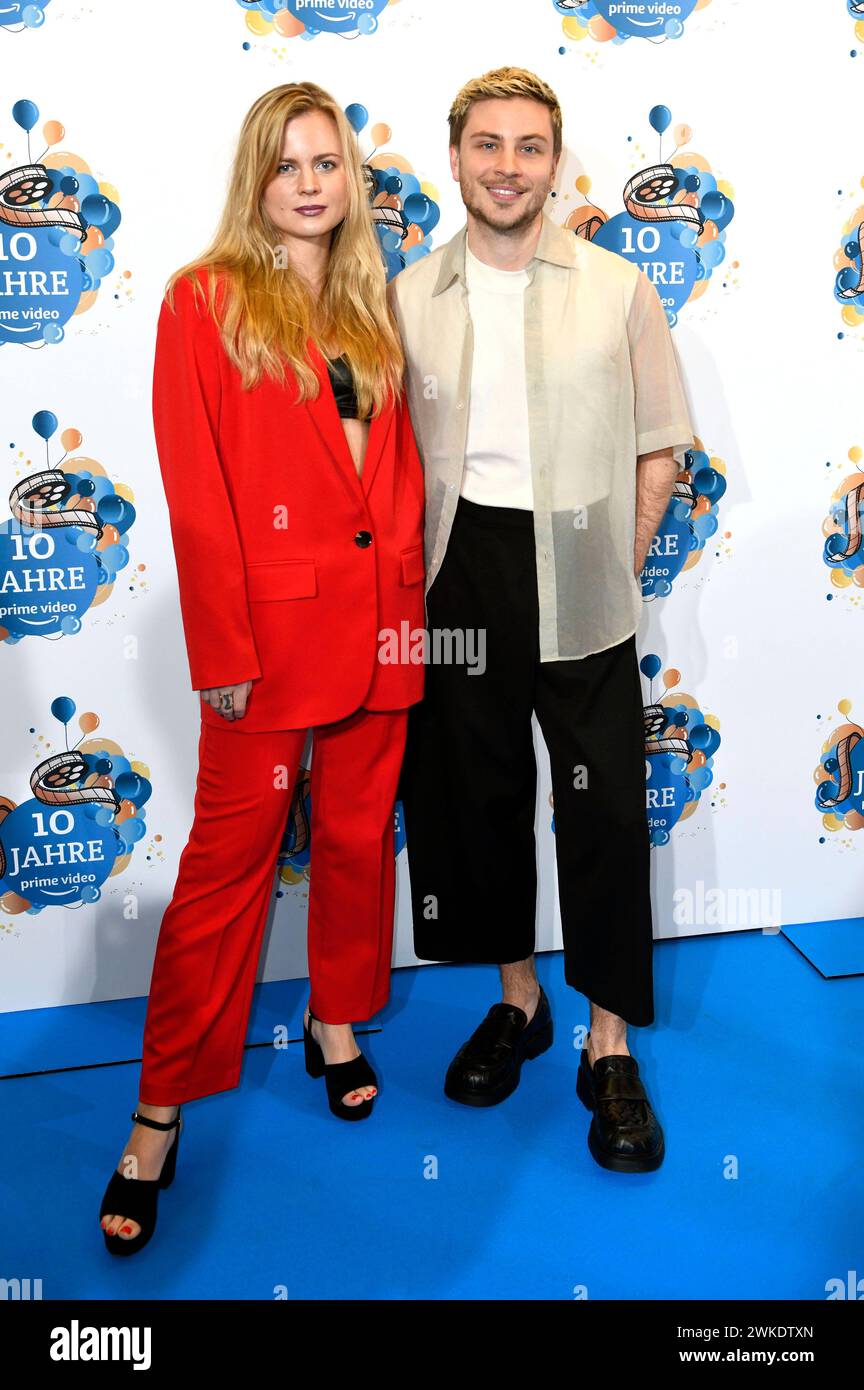 Kara Edenberg und Jannik Schümann bei der 10 Jahre Amazon prime Video Party im Rahmen der Berlinale 2024 im Weekend Club. Berlino, 19.02.2024 *** Kara Edenberg e Jannik Schümann al decimo anniversario Amazon prime Video Party come parte della Berlinale 2024 al Weekend Club Berlin, 19 02 2024 foto:XC.xNiehausx/xFuturexImagex amazon_4258 Foto Stock