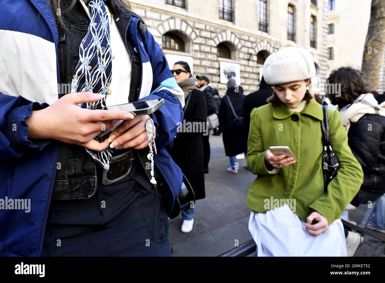 Street style alla Paris Fashion Week 2024 Foto Stock