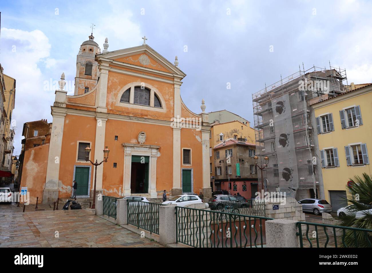 Korsika 11.02.2024, Ajaccio, Turm der Kathedrale Notre-Dame-de-l Assomption, auch la Madonuccia / Santa Maria Assunta - hier wurde Napoleon Bonaparte getauft *** Corsica 11 02 2024, Ajaccio, torre della cattedrale Notre Dame de l'Assunta, anche la Madonuccia Santa Maria Assunta qui Napoleone Bonaparte fu battezzato Foto Stock