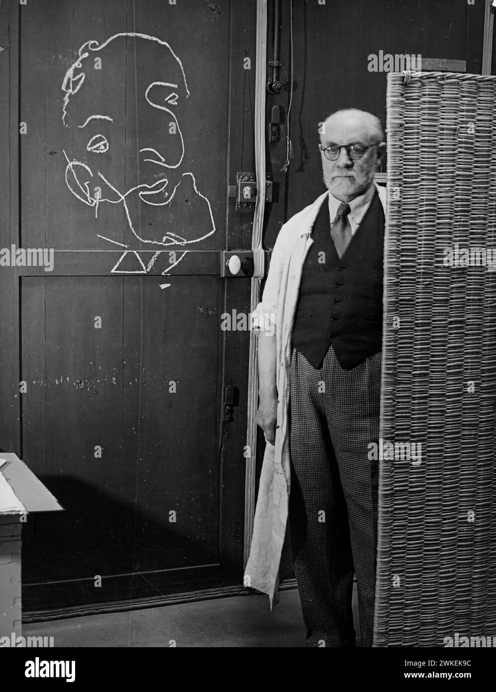 Matisse devant un dessin exécuté les yeux fermés, Parigi. Museo: Privatsammlung. Autore: BRASSAI. Foto Stock