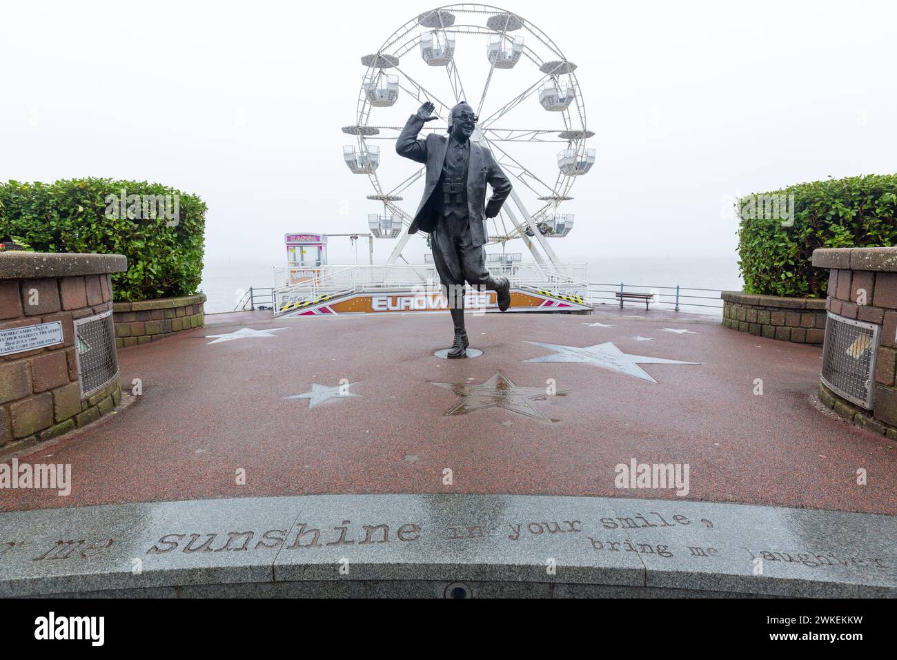 Statua di Eric Morecambe di Graham Ibbeson a Morecambe in Inghilterra Foto Stock