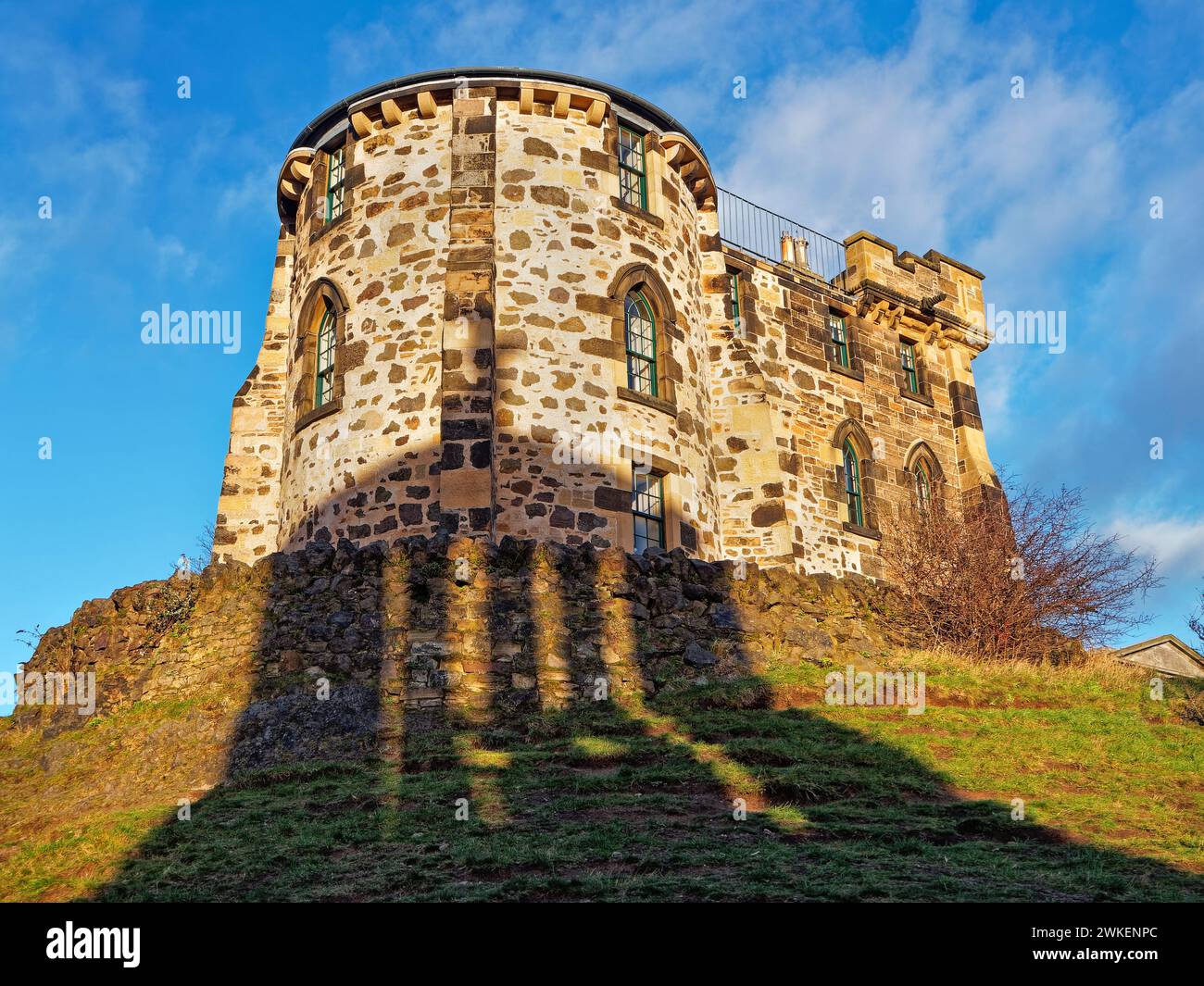 Regno Unito, Scozia, Edimburgo, Calton Hill, City Observatory, casa dell'Osservatorio. Foto Stock
