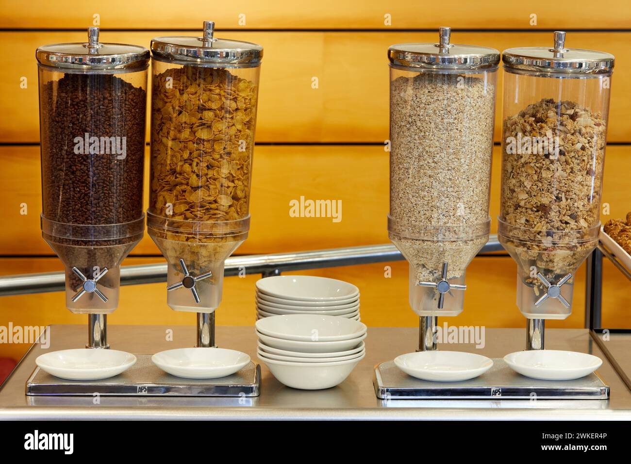 Cereali, colazione self-service in hotel, Donostia, San Sebastian, Paesi Baschi, Spagna Foto Stock