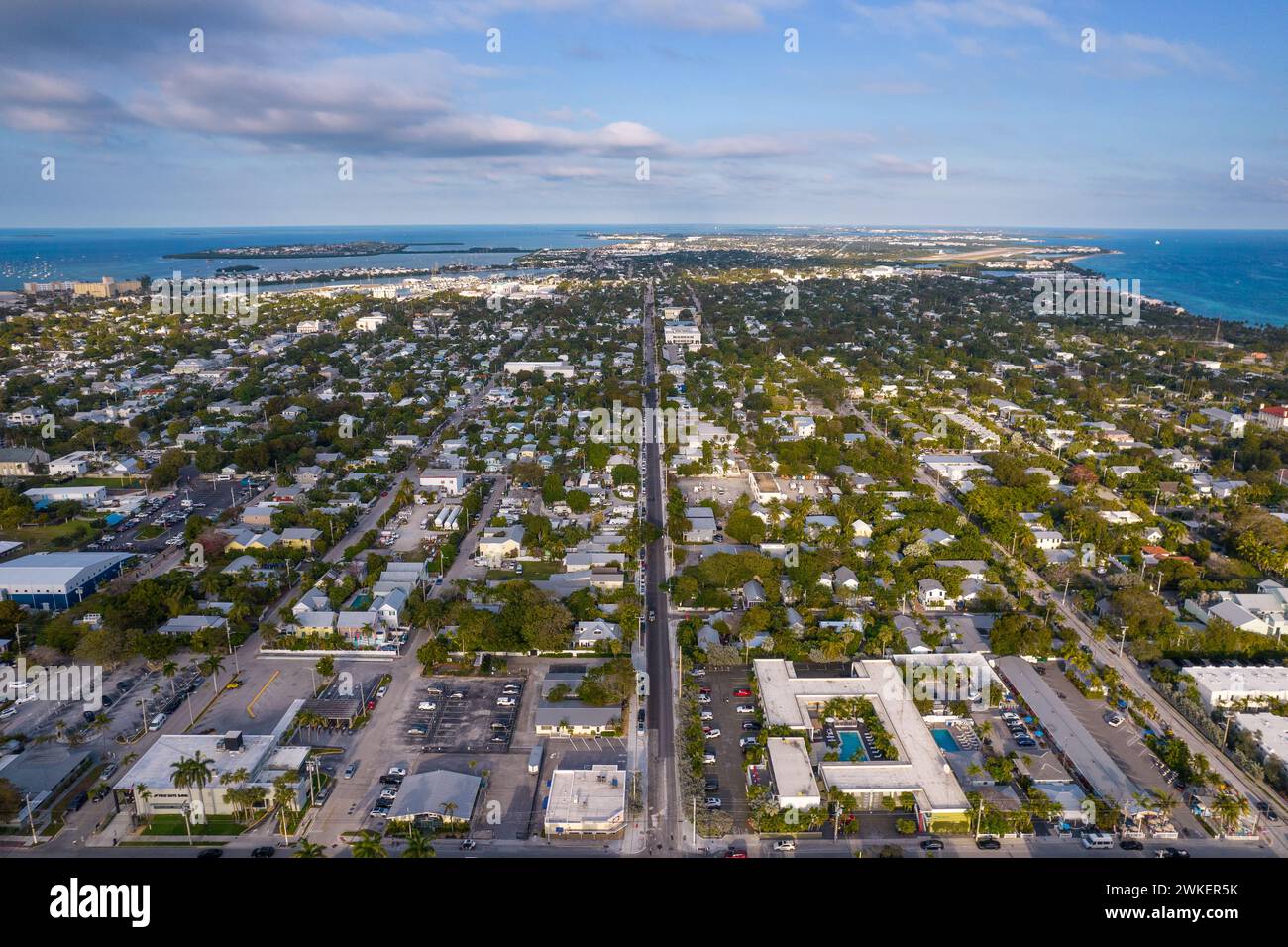 Splendida vista aerea di Key West, la sua magnifica spiaggia e la città in Florida, Stati Uniti Foto Stock