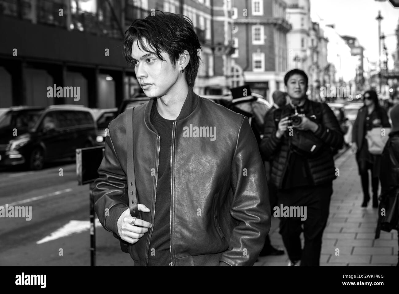 Vachirawit Chivaaree, noto professionalmente come Bright Vachirawit, attore, modello, cantante e imprenditore tailandese, fotografato a Mayfair, Londra, febbraio 2024 Foto Stock