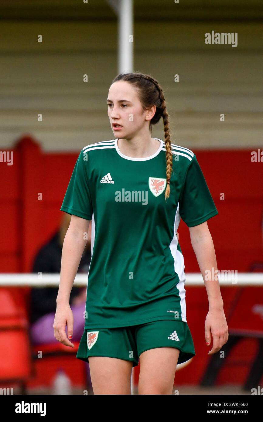 Briton Ferry, Galles. 3 aprile 2022. Olivia Francis della FAW Girls Academy South Under 16 durante la partita della FAW Academy South Under 14 League tra Briton Ferry Llansawel Academy Under 14 e FAW Trust Girls Academy South Under 16 al Old Road Ground di Briton Ferry, Galles, Regno Unito il 3 aprile 2022. Crediti: Duncan Thomas/Majestic Media. Foto Stock