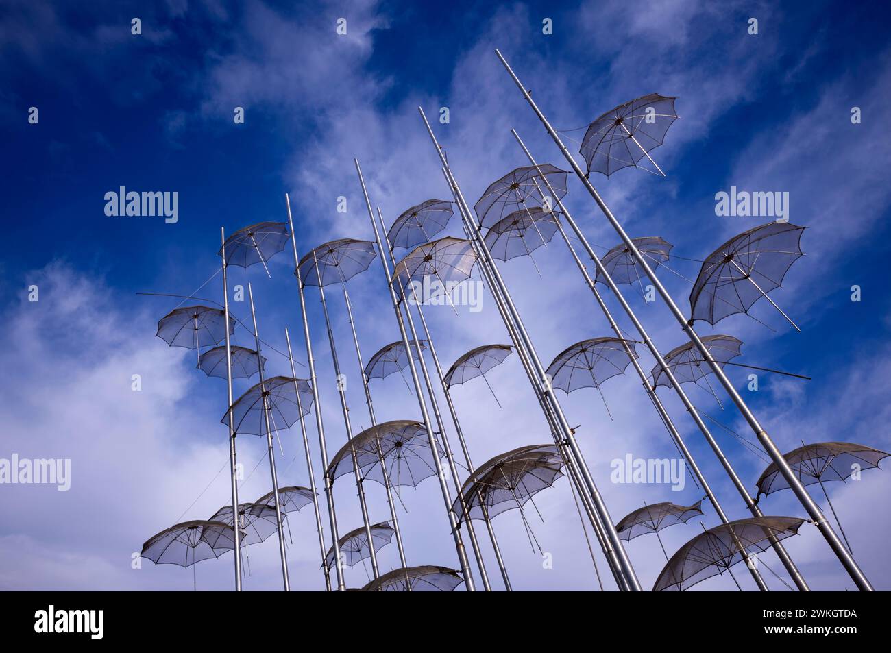 Ombrelloni, ombrelli, sculture di George Zongolopoulos, Promenade, Salonicco, Macedonia, Grecia Foto Stock