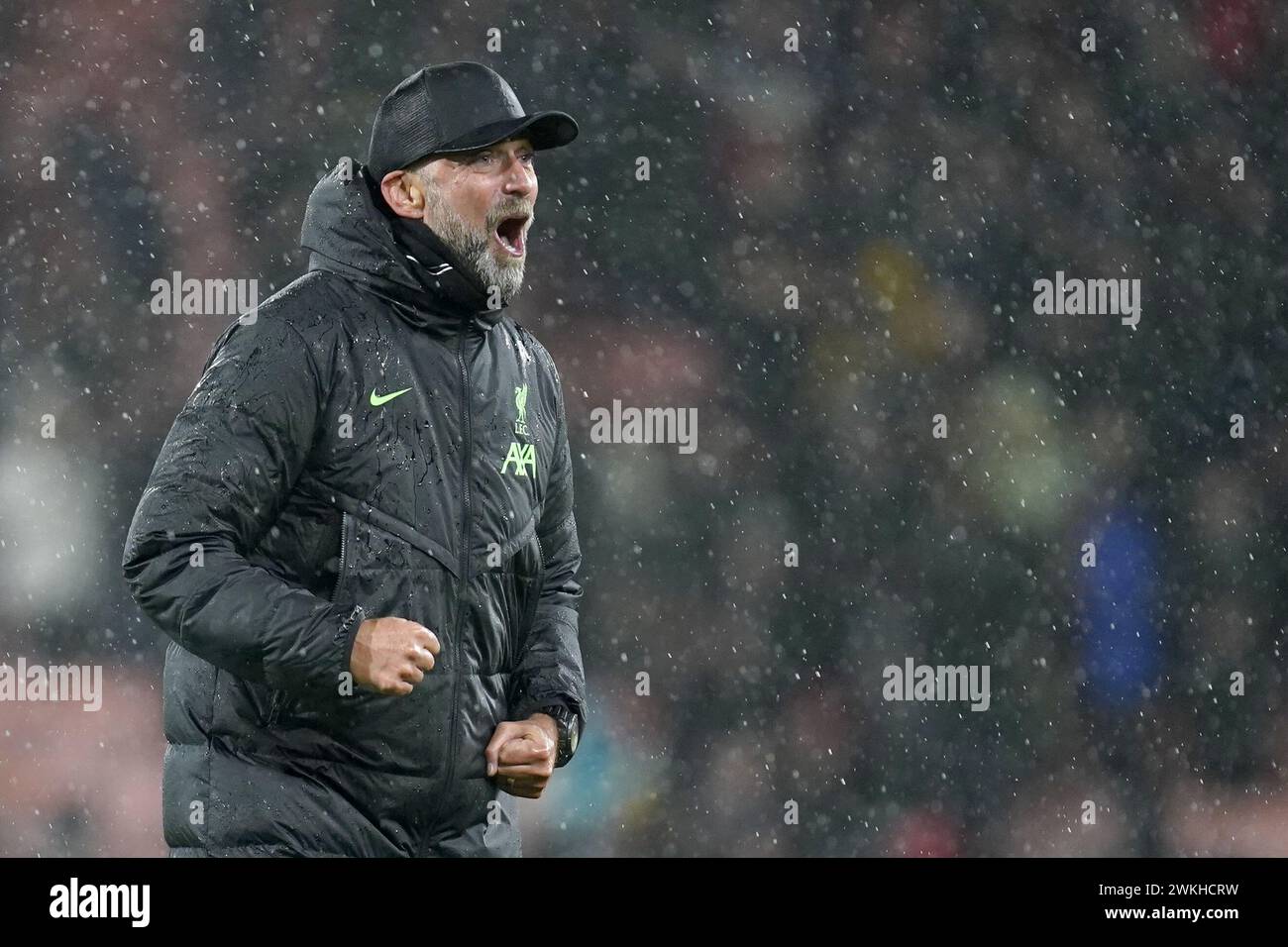 Foto del file datata 1-11-2023 del manager del Liverpool Jurgen Klopp festeggia dopo la partita del quarto turno della Carabao Cup. L'obiettivo di Darwin Nunez era degno di vincere qualsiasi pareggio di coppa in una notte sporca sulla costa meridionale. Gakpo ha aperto il punteggio con un finale scruffante a distanza ravvicinata solo per l'intestazione di Justin Kluivert per livellare le cose appena oltre l'ora. Il povero primo tocco di Nunez è stato fischiato dai fan di casa, ma li ha fatti pagare tagliando dalla linea di sinistra per lanciare un colpo vizioso su Andrei Radu. Data di pubblicazione: Mercoledì 21 febbraio 2024. Foto Stock