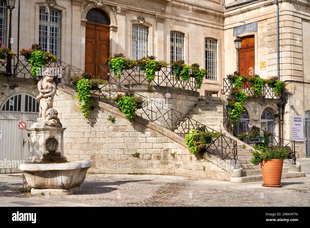 Sous-Prefecture, Place Gabriel Péri, Apt, Vaucluse, Provence-Alpes-Côte d’Azur, Francia, Europa Foto Stock