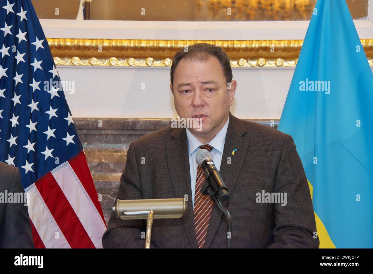 Tokyo, Giappone. 21 febbraio 2024. L'Ambasciatore ucraino in Giappone Sergiy Korsunsky parla durante una conferenza stampa presso la residenza dell'Ambasciatore degli Stati Uniti a Tokyo, Giappone, mercoledì 21 febbraio 2024. Foto di Keizo Mori/UPI credito: UPI/Alamy Live News Foto Stock