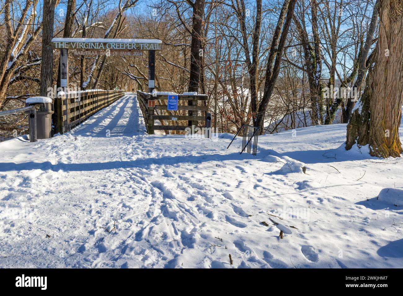Abingdon, Virginia, USA - 21 gennaio 2024: Ingresso al Tweetsee Trail di Abingdon, Virginia, in una fredda giornata invernale. Foto Stock