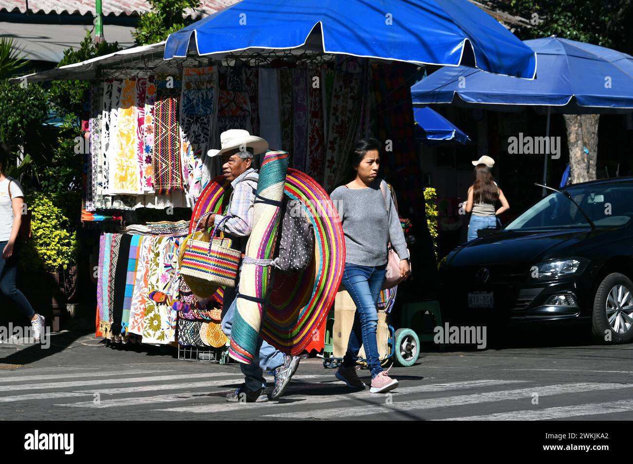 HŠndler am Mercado de Coyoacan, Mexiko Stadt Foto Stock