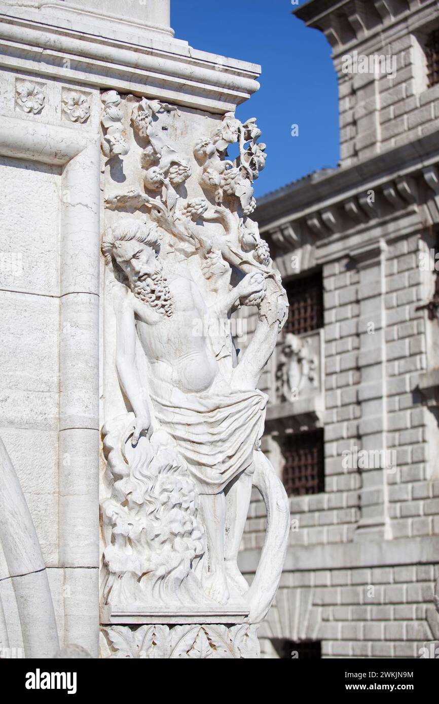Un dettaglio sulla facciata esterna del Palazzo Ducale in architettura gotica veneziana, Piazzetta San Marco, Venezia, Veneto, Italia. Foto Stock