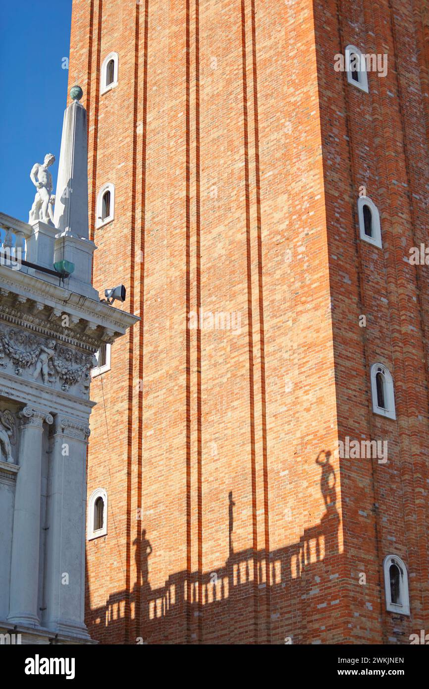 Un dettaglio del campanile di San Marco, St Piazza Marco, Venezia, Veneto, Italia. Foto Stock
