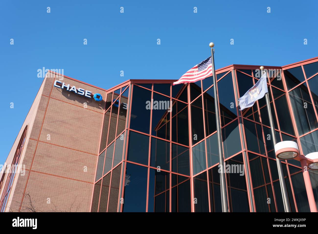 Insegna alla Chase Bank presso il Plaza One Financial Center nel centro di Flint, Michigan USA Foto Stock