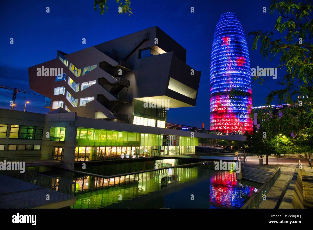 Design Museum di Barcellona, Torre Agbar, Plaça de les Glòries, Barcellona, Catalunya, Spagna, Europa Foto Stock