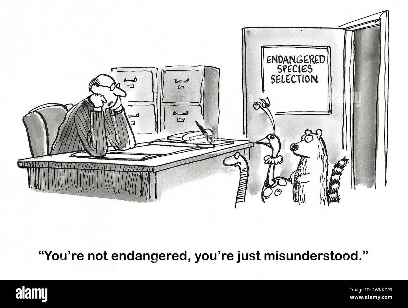 Fumetto BW di diversi animali che cercano di entrare nella categoria "in pericolo". Lo scienziato dice loro che non sono in pericolo, piuttosto sono malintesi Foto Stock