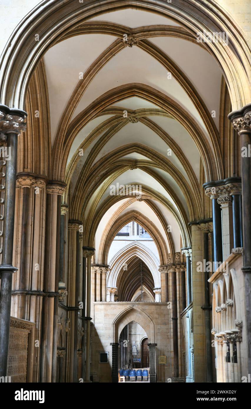 Corridoio all'estremità est della Cattedrale di Lincoln, Lincolnshire, Inghilterra Foto Stock