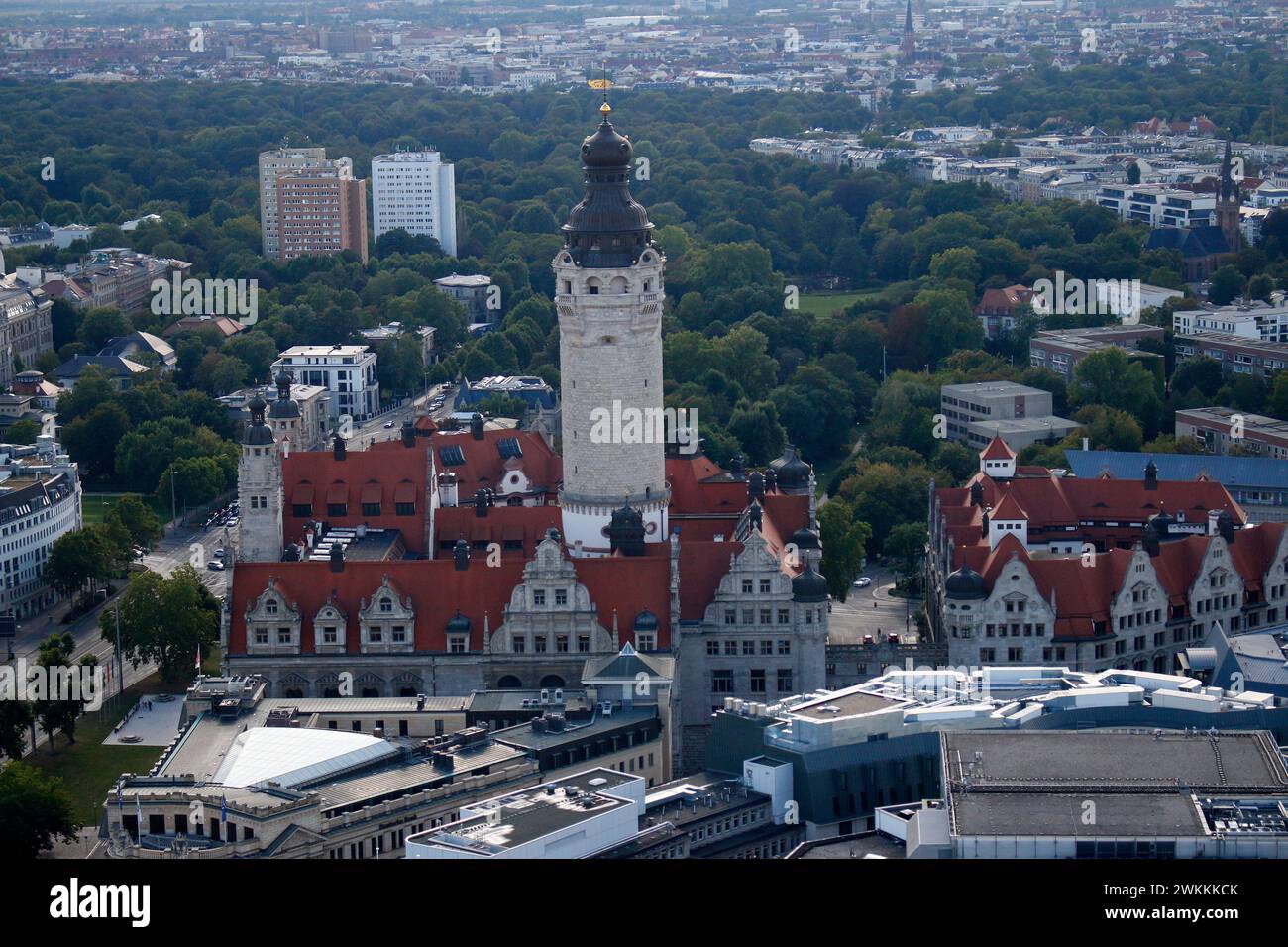Impressionen: Die Leipziger Skyline vom City Hochhaus ('Backenzahn') aus gesehen, Leipzig (nur fuer redaktionelle Verwendung. Keine Werbung. Referenz Foto Stock