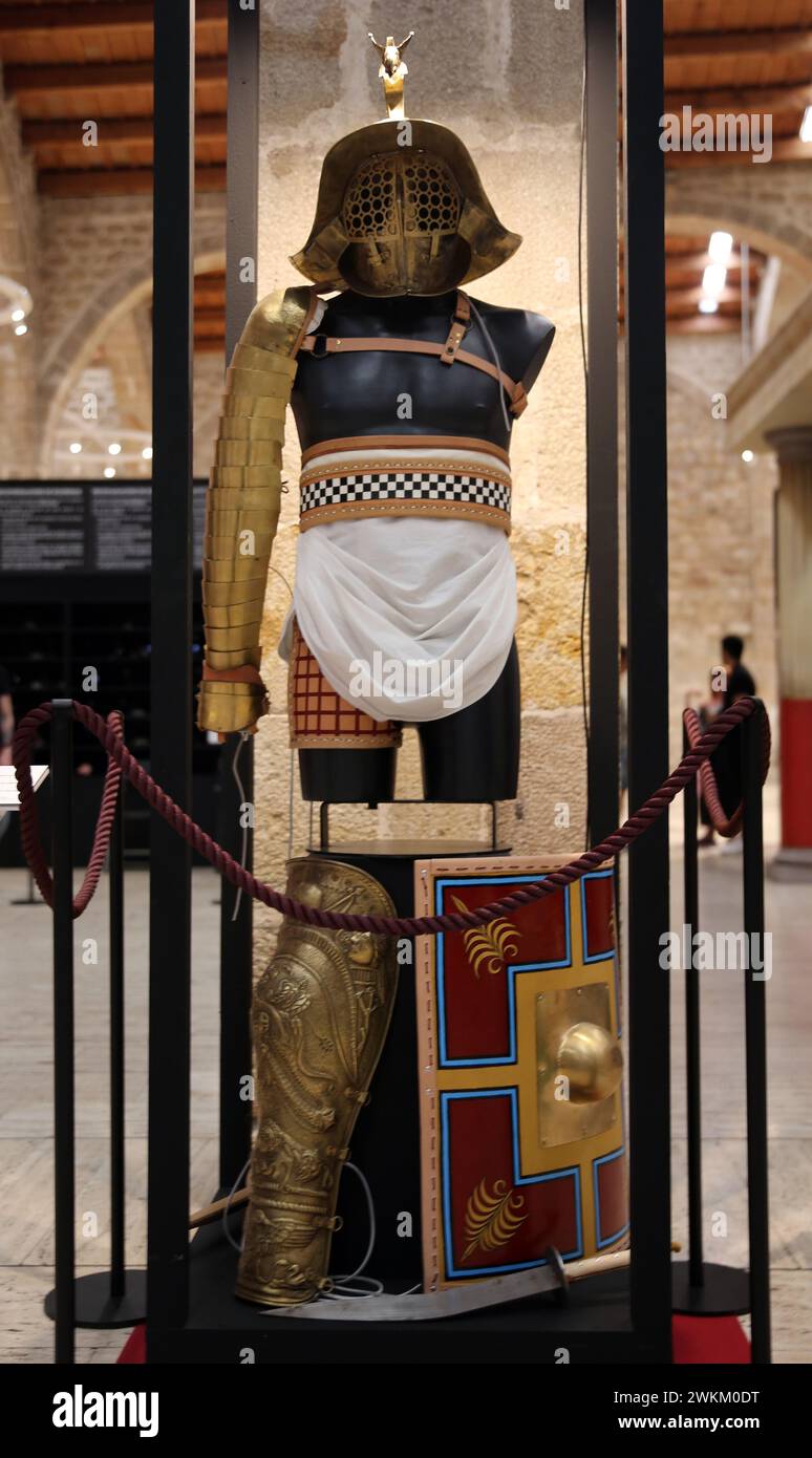 Ricostruzione. Rintraccia le armi del gladiatore. i secolo. Pompei l'ultimo gladiatore. Esposizione. Barcellona. Spagna. Foto Stock