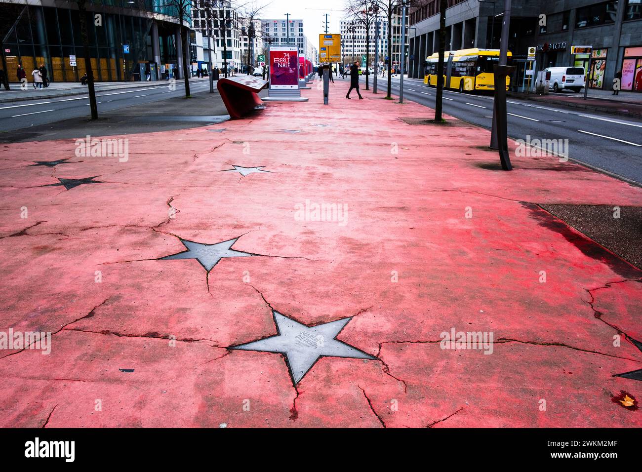 Derelict Boulevard of Stars nel centro di Berlino, versione tedesca della Hollywood Walk of Fame Foto Stock