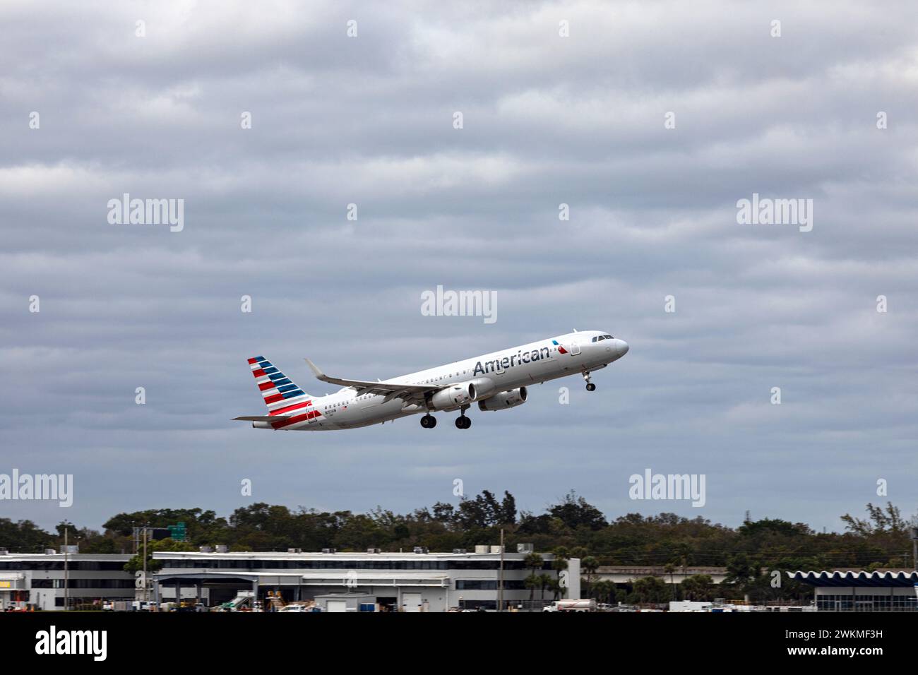 American Airline prendere all'aeroporto di Fort Lauderdale FL USA Foto Stock