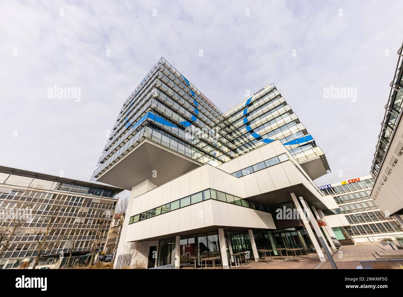 Geno-Haus an der Heilbronner Straße a Stoccarda. Architetto: Professor Walter Belz, professor Hans Kammerer. Stadtansicht Stoccarda. / 20.02.2024: Stoccarda, Baden-Württemberg, Deutschland, Europa. *** Geno Haus in Heilbronner Strasse a Stoccarda Architetti Professor Walter Belz, Professor Hans Kammerer Vista città Stoccarda 20 02 2024 Stoccarda, Baden Württemberg, Germania, Europa Foto Stock