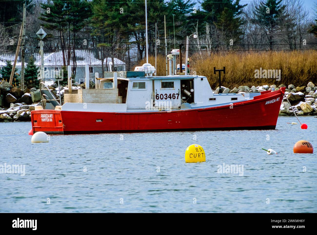 Barche ancorate a Rye Harbor a Rye, New Hampshire, la mattina presto. Foto Stock