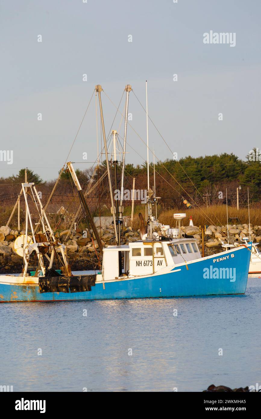 Barche ancorate a Rye Harbor a Rye, New Hampshire, la mattina presto. Foto Stock