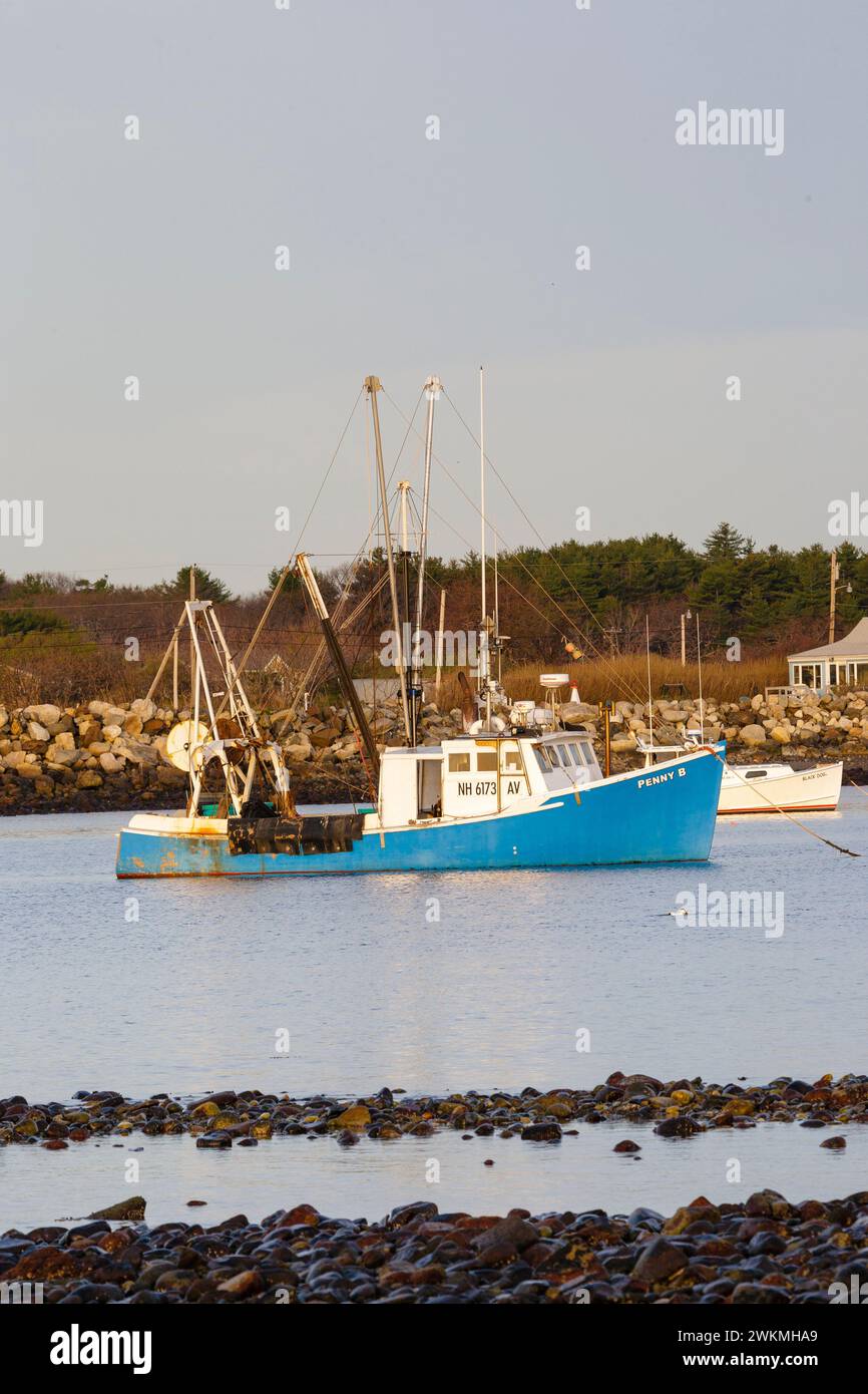 Barche ancorate a Rye Harbor a Rye, New Hampshire, la mattina presto. Foto Stock